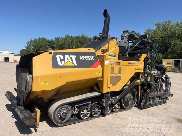 CAT AP555F Asfalto klotuvai