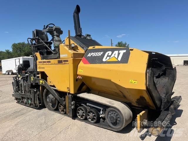 CAT AP555F Asfalto klotuvai