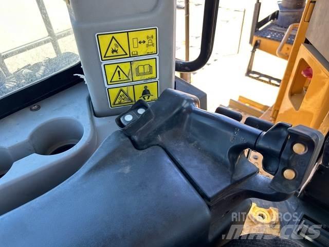 CAT D10T2 Vikšriniai buldozeriai