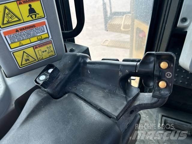 CAT D10T2 Vikšriniai buldozeriai