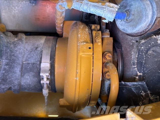 CAT D11 Vikšriniai buldozeriai