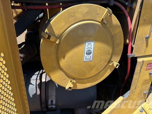 CAT D11T Vikšriniai buldozeriai