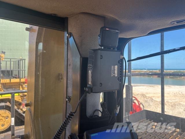 CAT D11T Vikšriniai buldozeriai