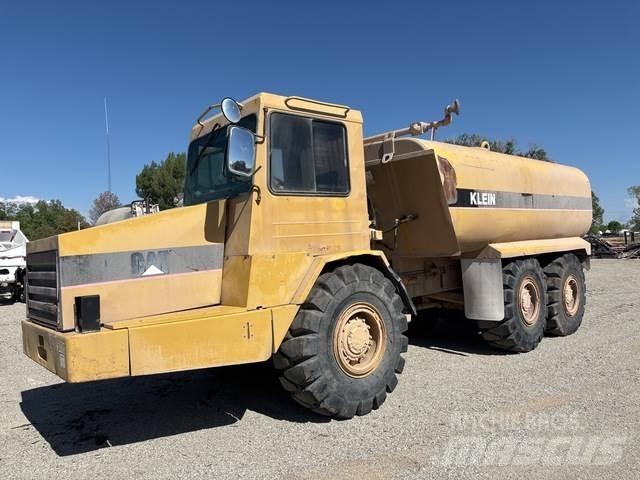 CAT D250 Vandens sunkvežimiai