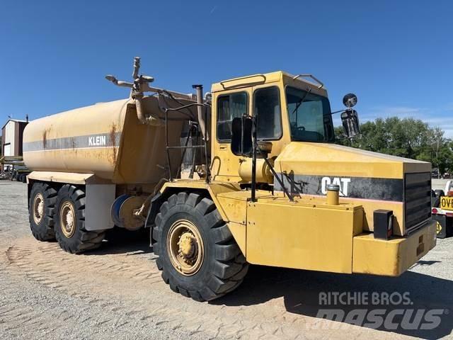 CAT D250 Vandens sunkvežimiai