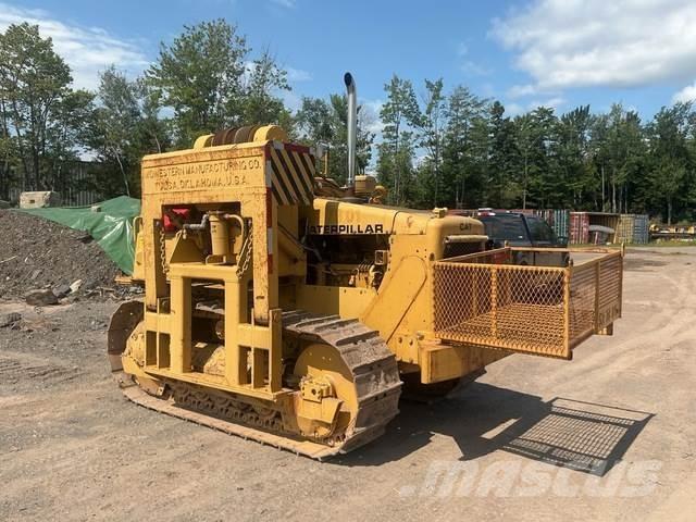 CAT D4E 20 vamzdžių klotuvų buldozeriai
