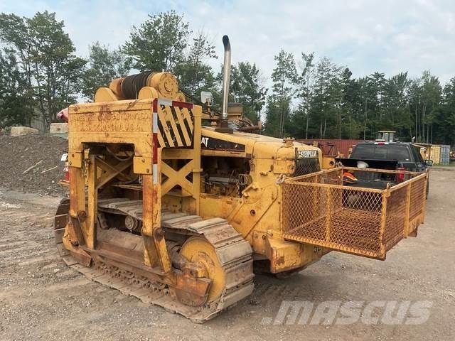 CAT D4E 20 vamzdžių klotuvų buldozeriai