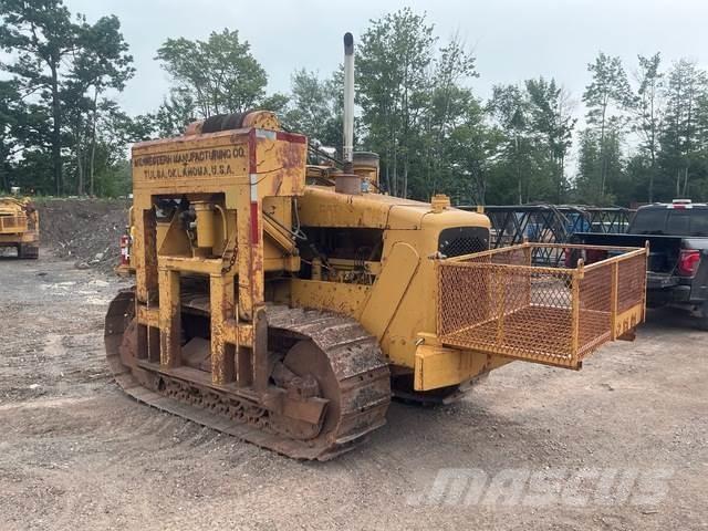 CAT D4E 20 vamzdžių klotuvų buldozeriai