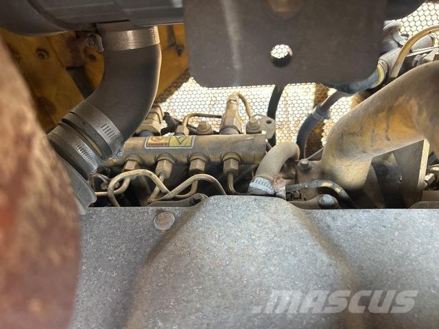 CAT D4K LGP Vikšriniai buldozeriai