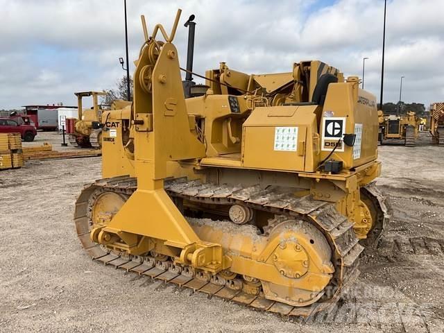 CAT D5B vamzdžių klotuvų buldozeriai