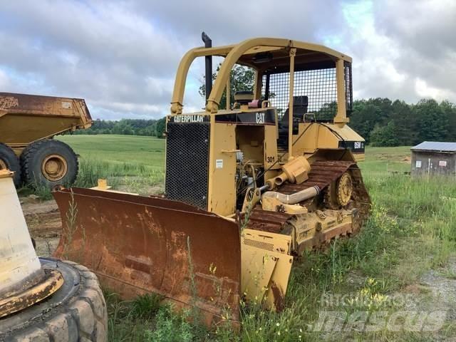 CAT D5M XL Vikšriniai buldozeriai