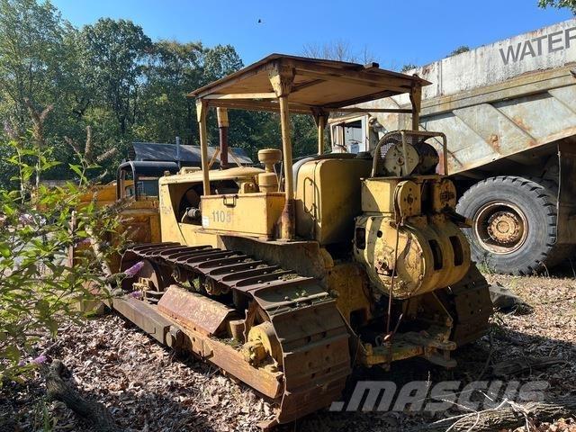 CAT D7 Vikšriniai buldozeriai