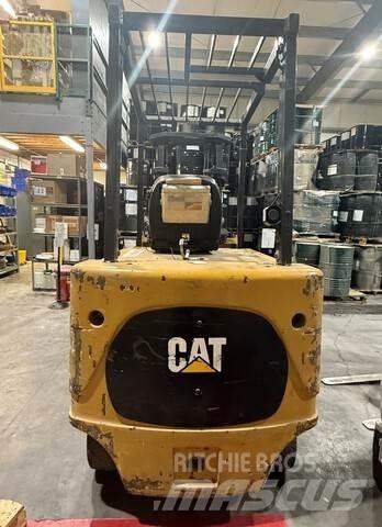 CAT E8000 Elektriniai šakiniai krautuvai