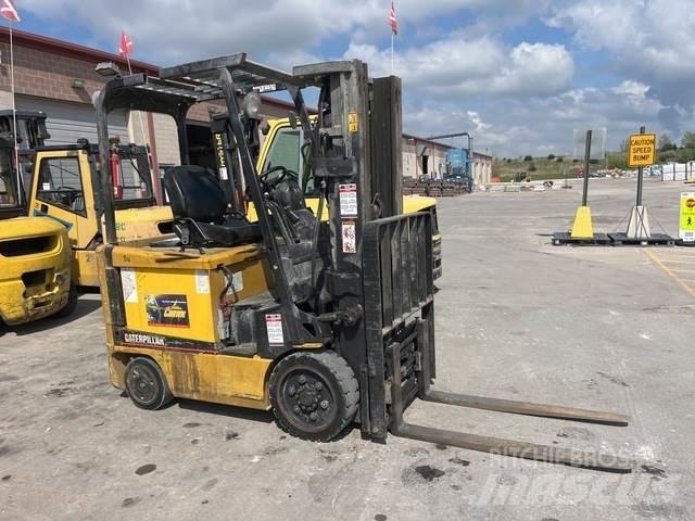 CAT EC25K Elektriniai šakiniai krautuvai