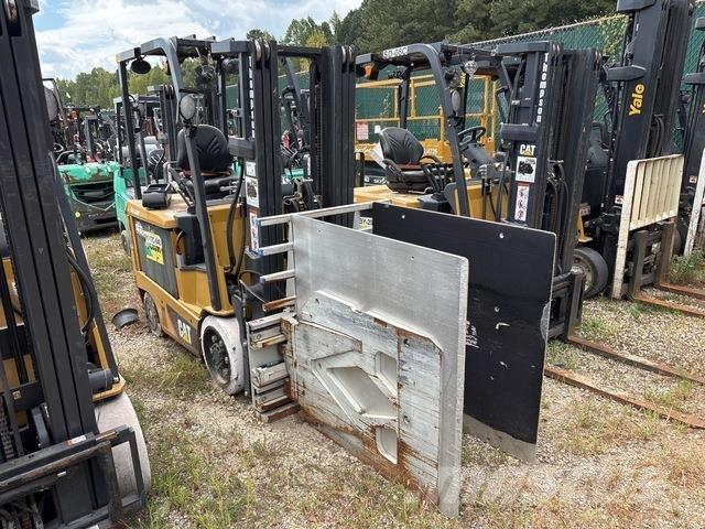 CAT EC25N2 Elektriniai šakiniai krautuvai