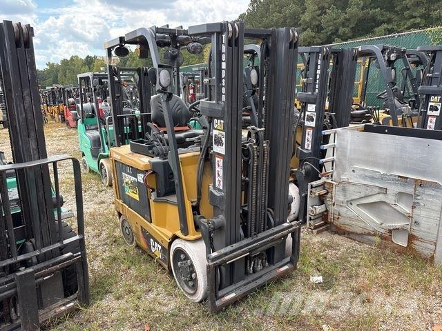 CAT EC25N2 Elektriniai šakiniai krautuvai