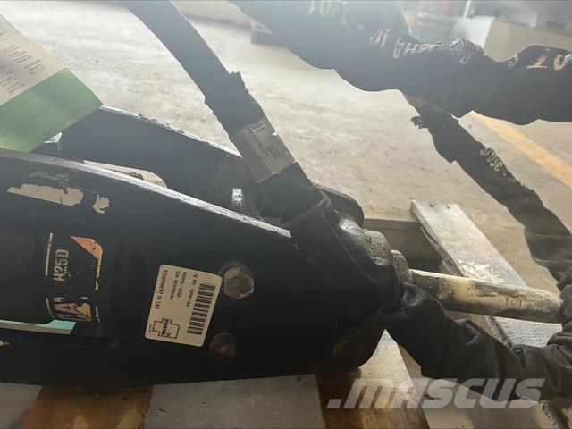 CAT H25D Hidrauliniai kūjai / Trupintuvai