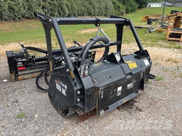 CAT HM415C Miško mulčeriai