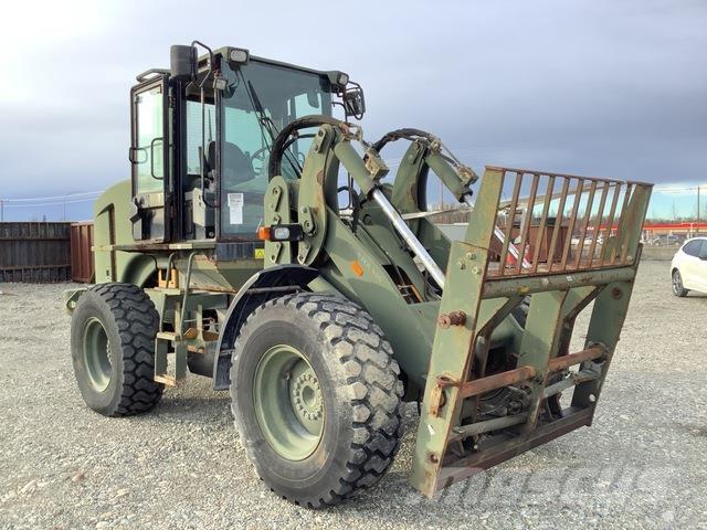 CAT IT28G Visureigiai krautuvai