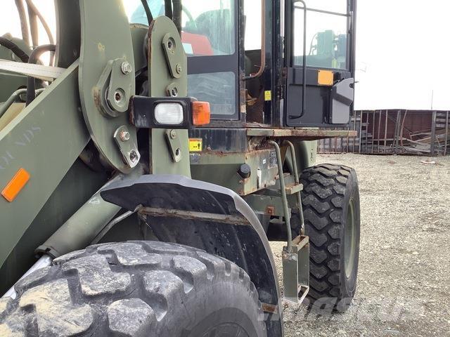 CAT IT28G Visureigiai krautuvai