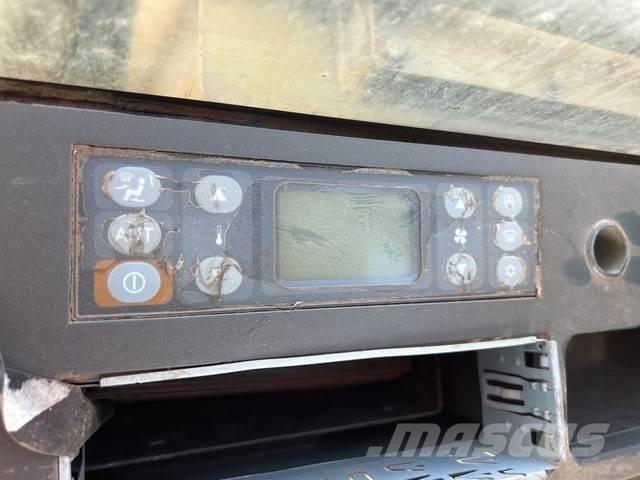 CAT MD5150C Žemės paviršiaus gręžimo technika