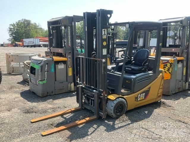 CAT MH 2ET4000 Elektriniai šakiniai krautuvai