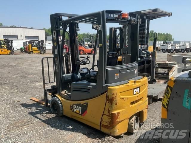 CAT MH 2ET4000 Elektriniai šakiniai krautuvai