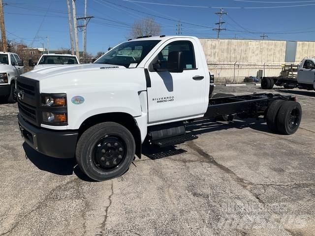 Chevrolet 5500 Kabinos ir salonai
