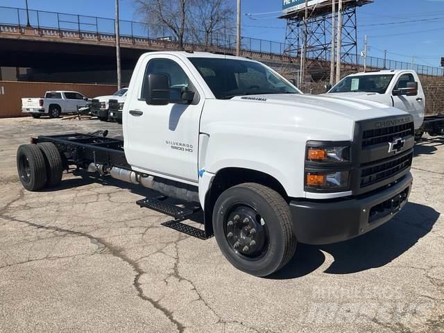 Chevrolet 5500 Kabinos ir salonai