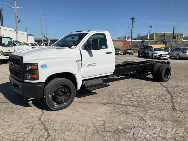 Chevrolet 5500 Kabinos ir salonai