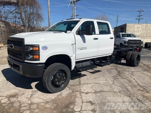Chevrolet 5500 Kabinos ir salonai