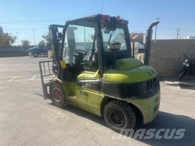 Clark C40D Šakiniai krautuvai - Kita