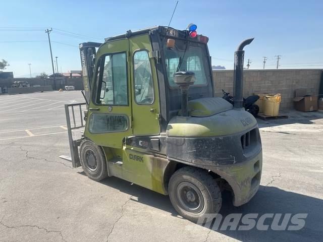 Clark C40D Šakiniai krautuvai - Kita