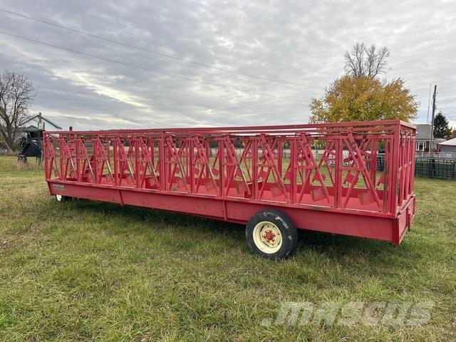  Creekbank Pašarų vežimai