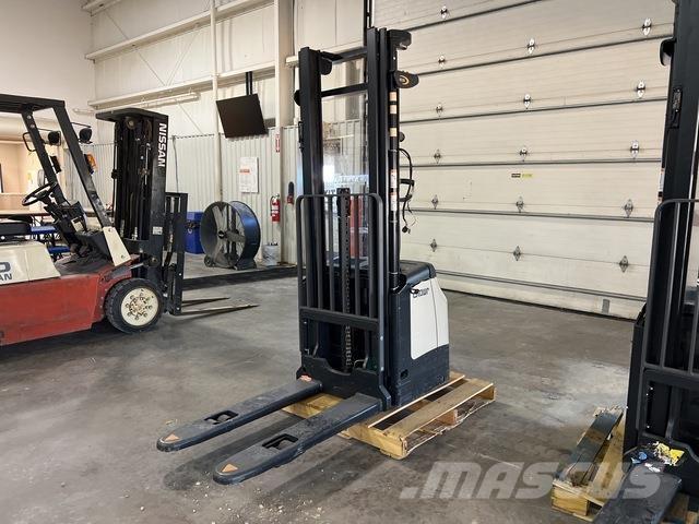 Crown ES 4000 Savaeigiai rietuvai