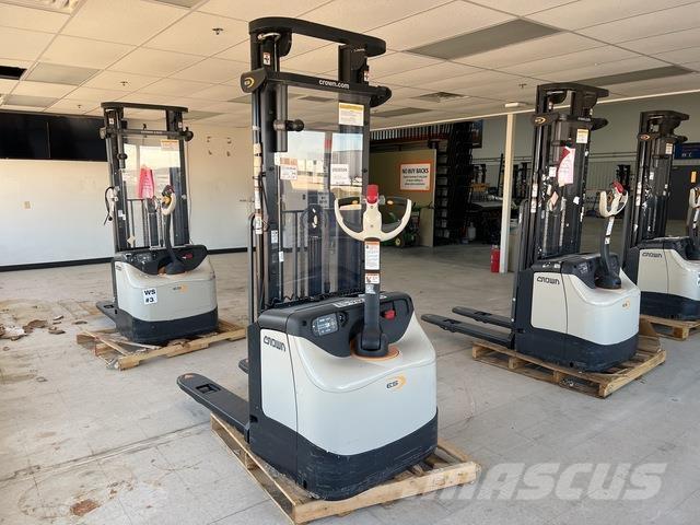 Crown ES 4000 Savaeigiai rietuvai