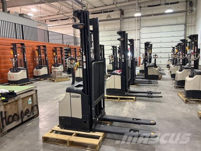 Crown ES 4000 Savaeigiai rietuvai