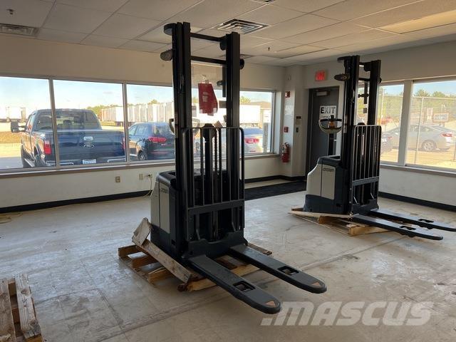 Crown ES 4000 Savaeigiai rietuvai