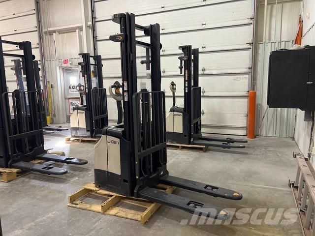 Crown ES 4000 Savaeigiai rietuvai