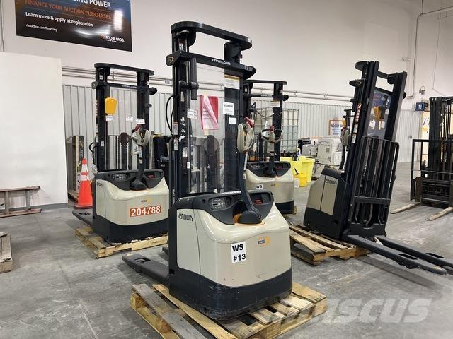 Crown ES 4000 Savaeigiai rietuvai