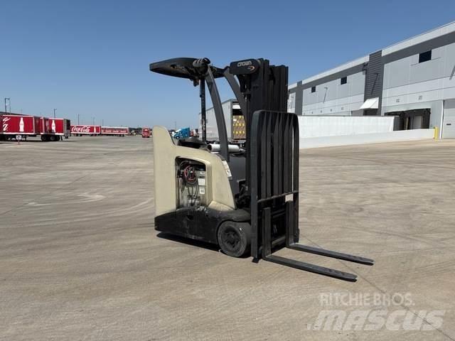 Crown RC5500 Elektriniai šakiniai krautuvai