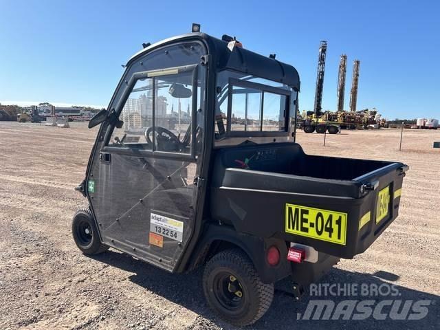 Cushman 800E Statyba - Kita