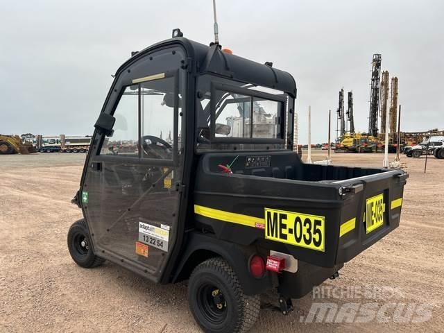 Cushman 800E Statyba - Kita