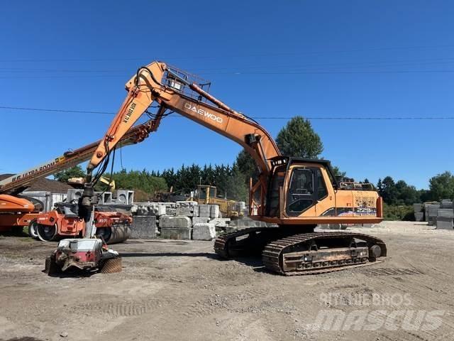 Daewoo SL225LL Medžių skaldymo, pjovimo ir lupimo įrengimai