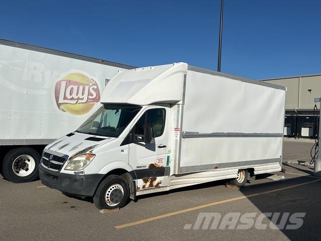 Dodge 3500 Sunkvežimiai su dengtu kėbulu