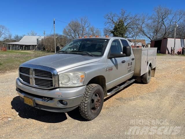 Dodge Ram 3500 Pikapai / Bortiniai sunkvežimiai