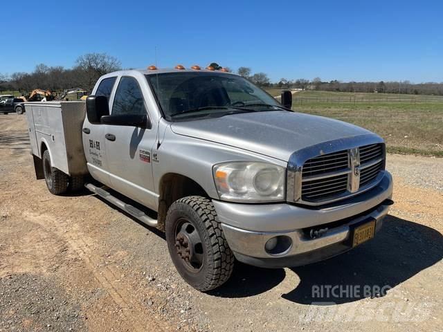 Dodge Ram 3500 Pikapai / Bortiniai sunkvežimiai