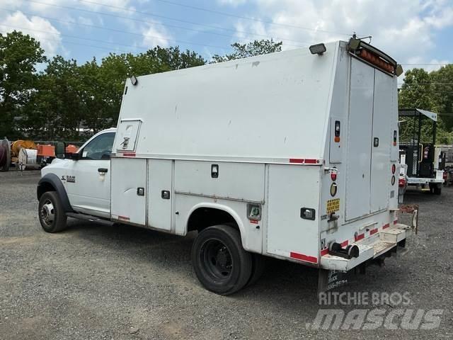 Dodge Ram 5500 Pikapai / Bortiniai sunkvežimiai