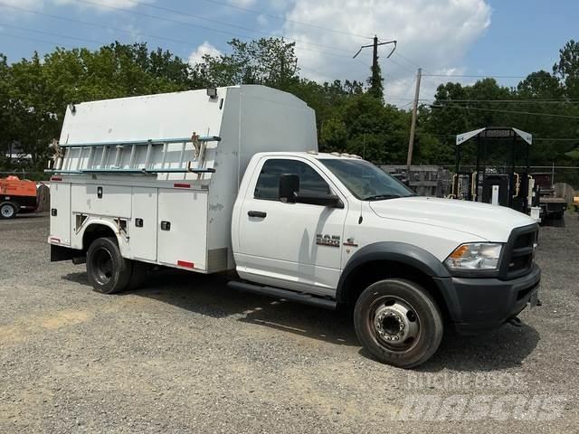 Dodge Ram 5500 Pikapai / Bortiniai sunkvežimiai