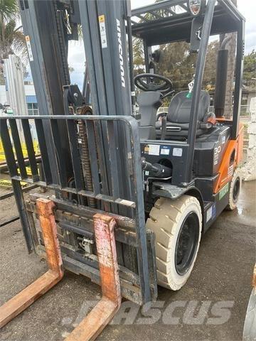 Doosan D30S7 Šakiniai krautuvai - Kita
